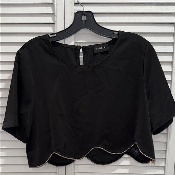 Storia Tops - Storia Elegant Black Blouse with Scalloped Hem